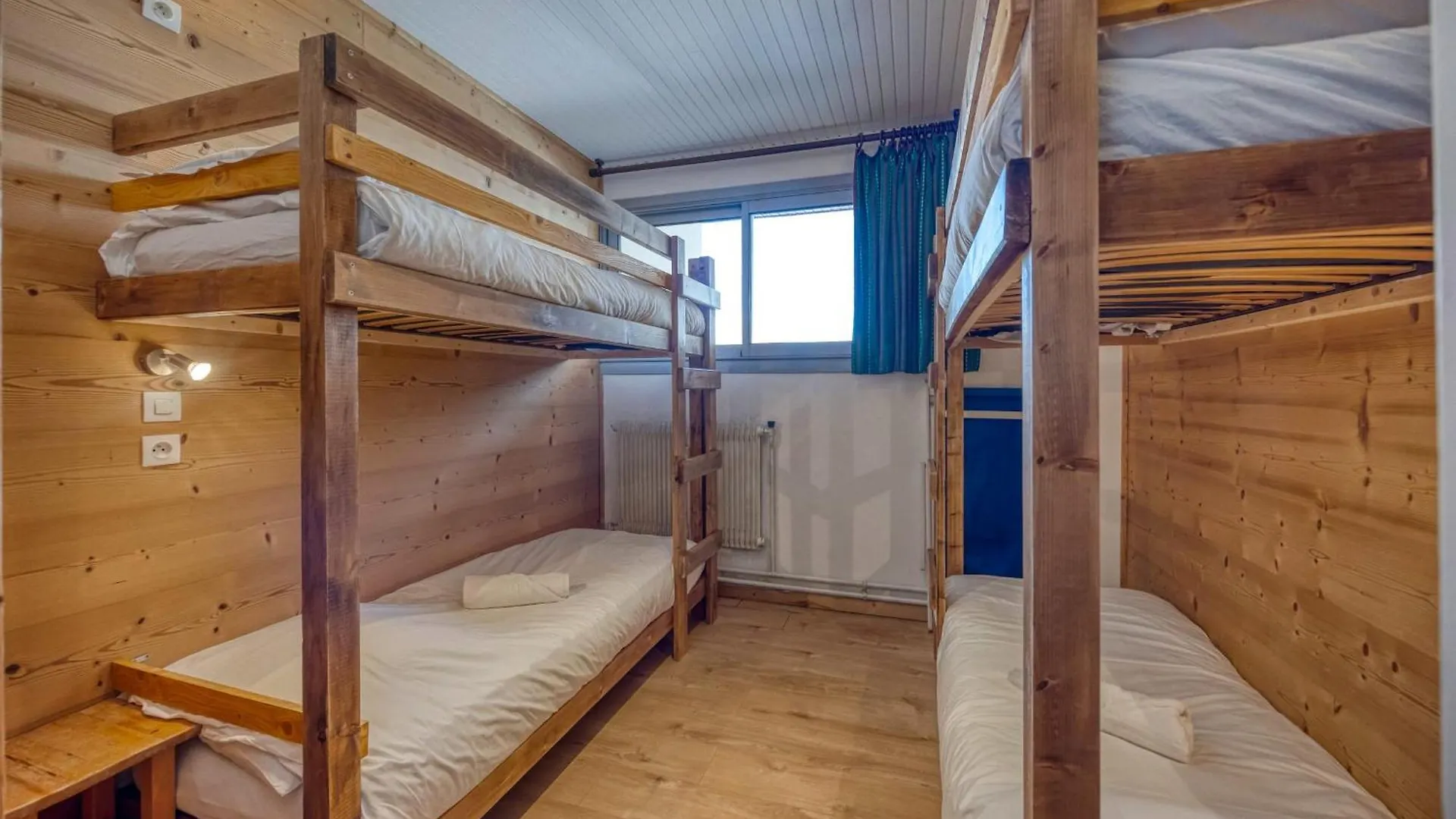 #Ah9 At The Bottom Of The Ski Slopes Alpe d'Huez Apartment